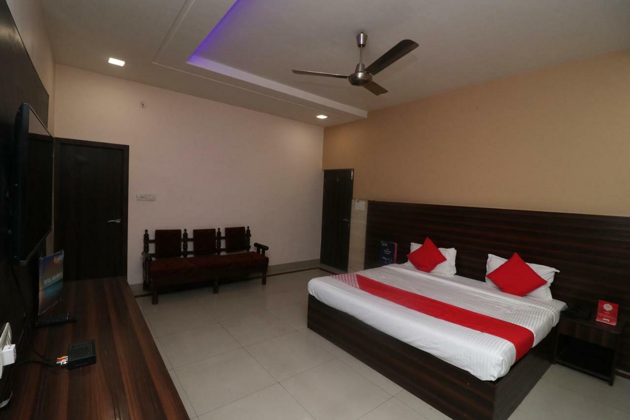 Oyo 22826 Hotel Sheltear & Resturant Agra  Bagian luar foto